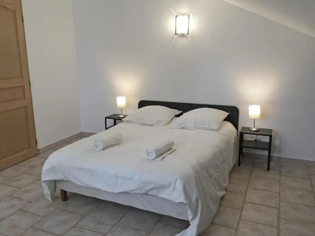 Grande Maison Familiale Avec Piscine Privée Et Climatisation, 10 Personnes, Très Grand Jardin, Située Aux Vignères, Proche...