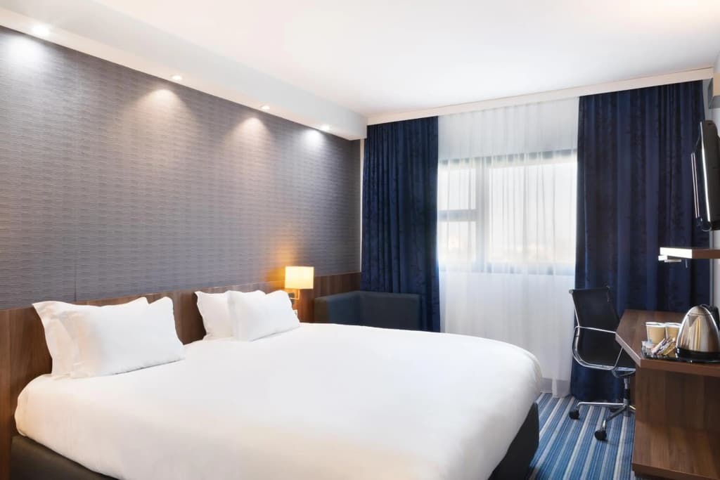 Holiday Inn Express Marseille Airport by IHG - Photo 4