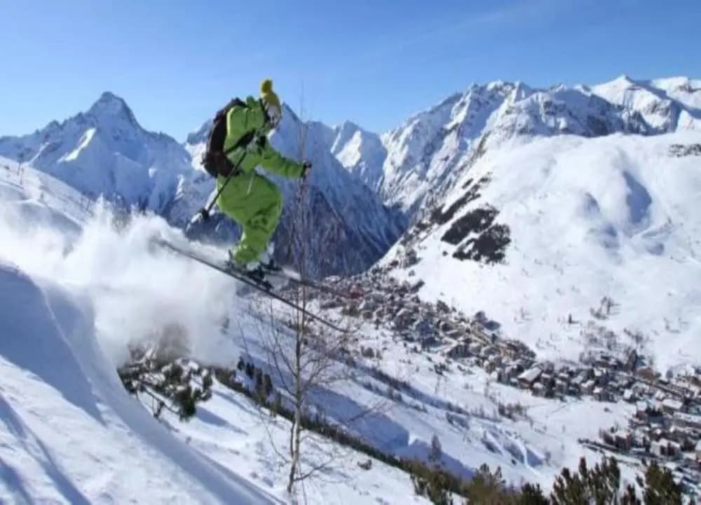 Cozy Retreat With Ski Access - Miniature 6