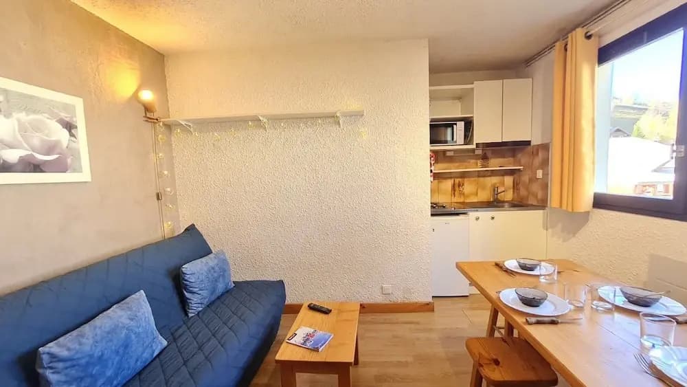 Compact & Convenient Alpine Stay - Miniature 8