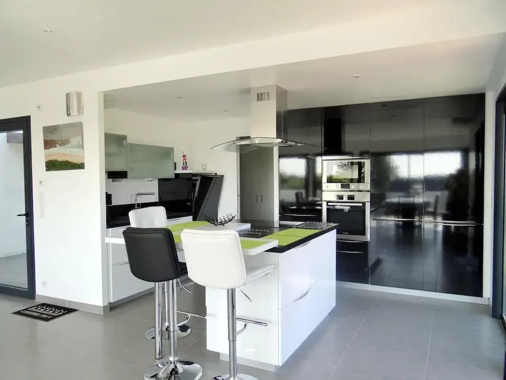 Holiday Home With sea Views, St. Nic - Photo 2