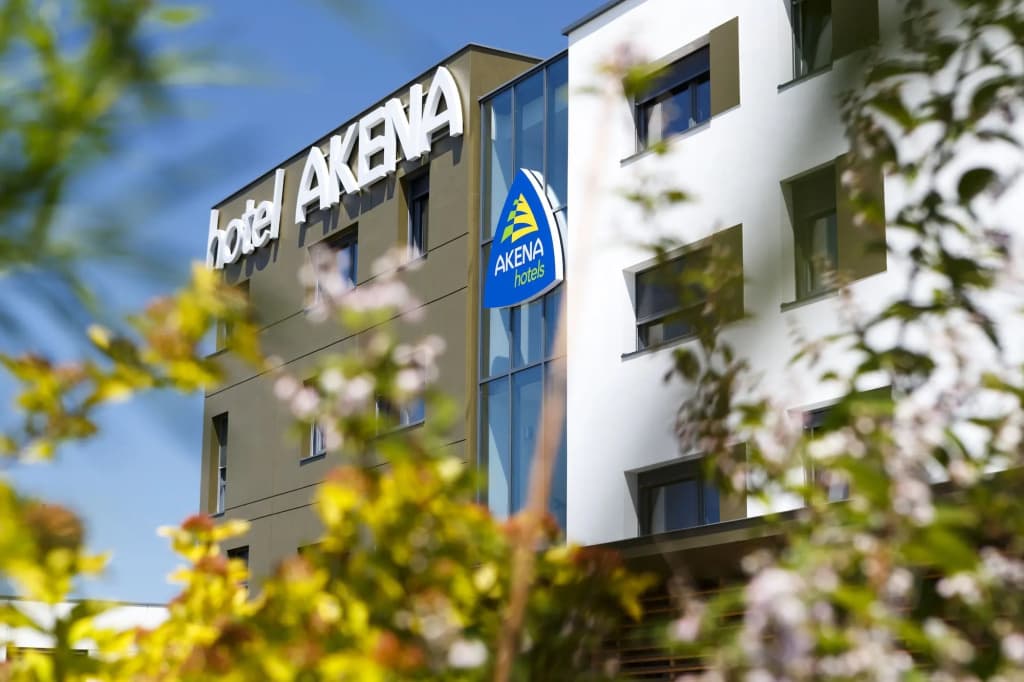 Hôtel Akena Reims Bezannes - Photo 1