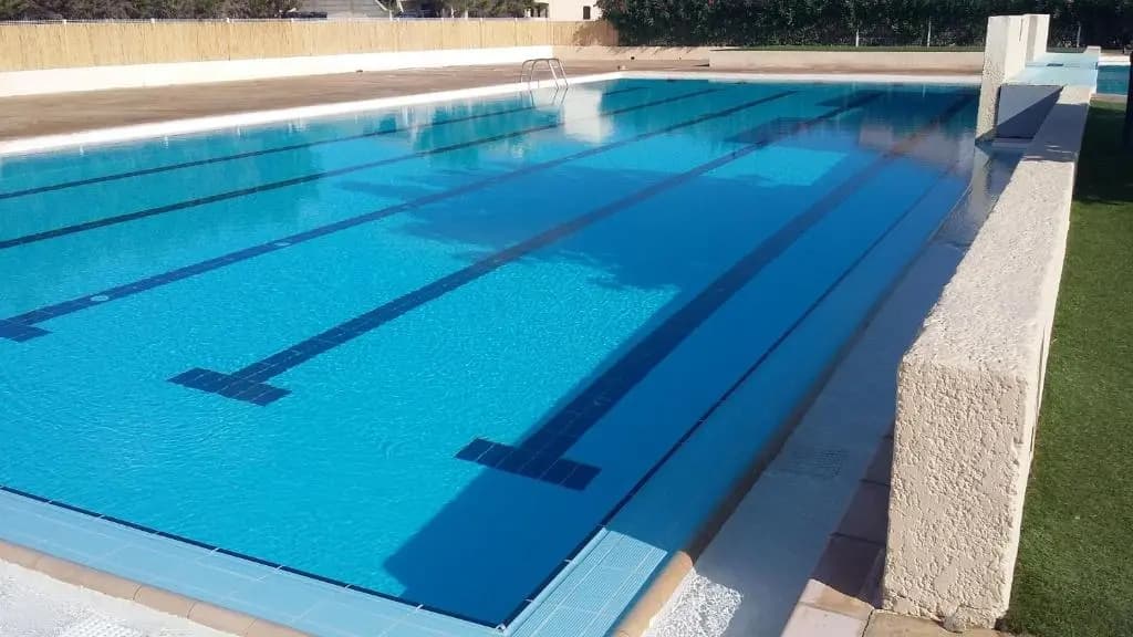 Domaine de vacances à 600m de la plage villa d'angle, climatisée, grande terrasse 3 chambres 7 couchages WIFI animations e...