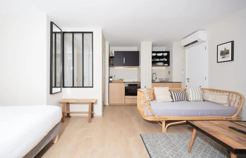 Studios 10 & 11 BY HOTEL DES LICES - Photo 2
