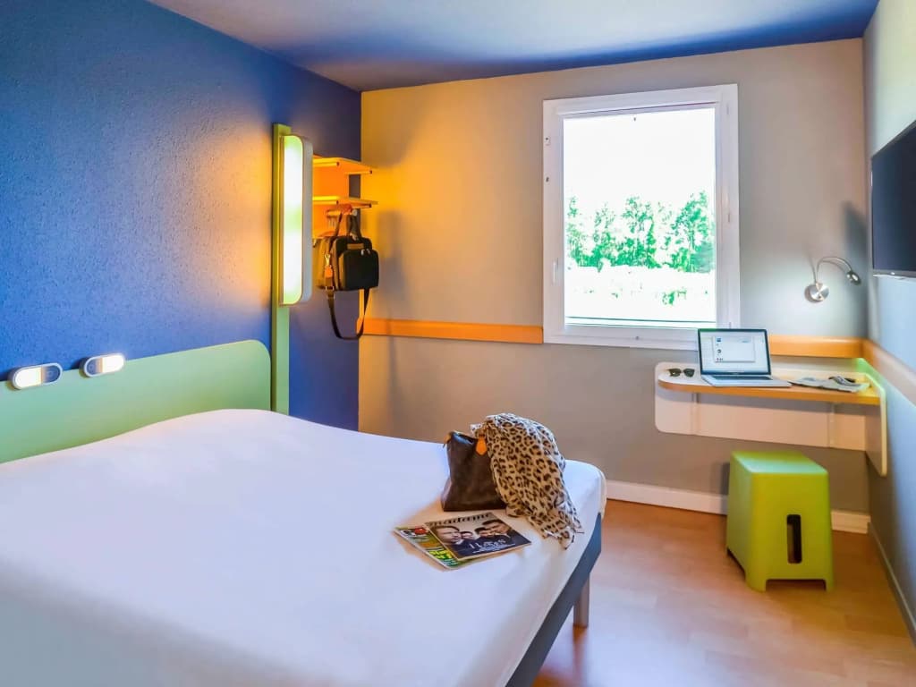 ibis budget Saint Martin de Crau Porte de Camargue - Photo 5