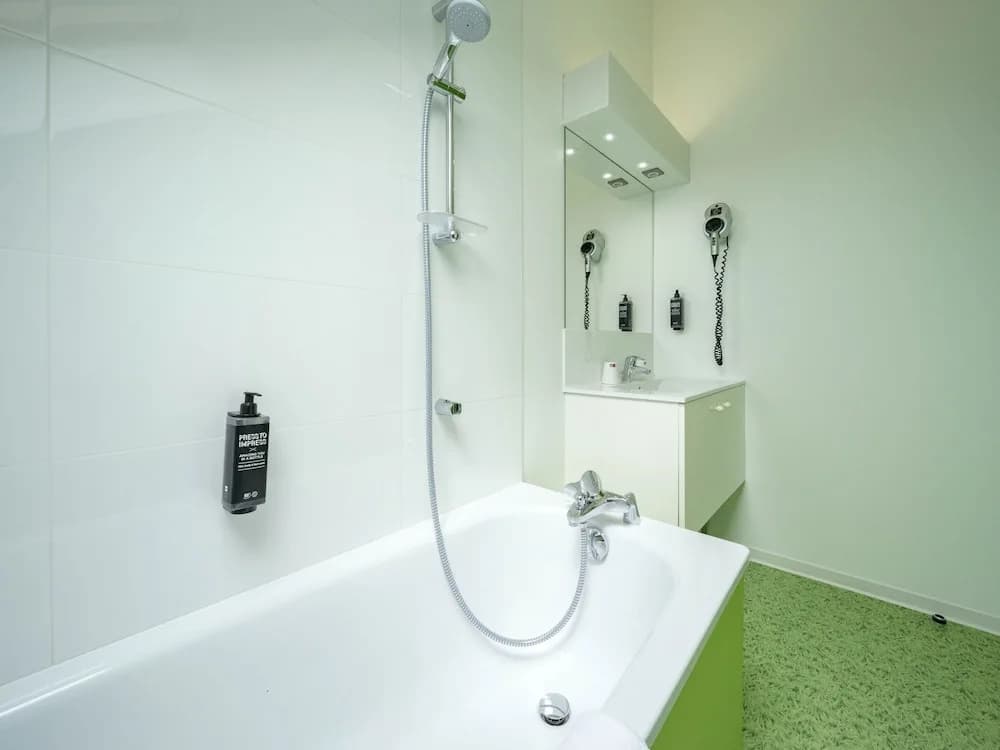 ibis Styles Sarrebourg - Miniature 8