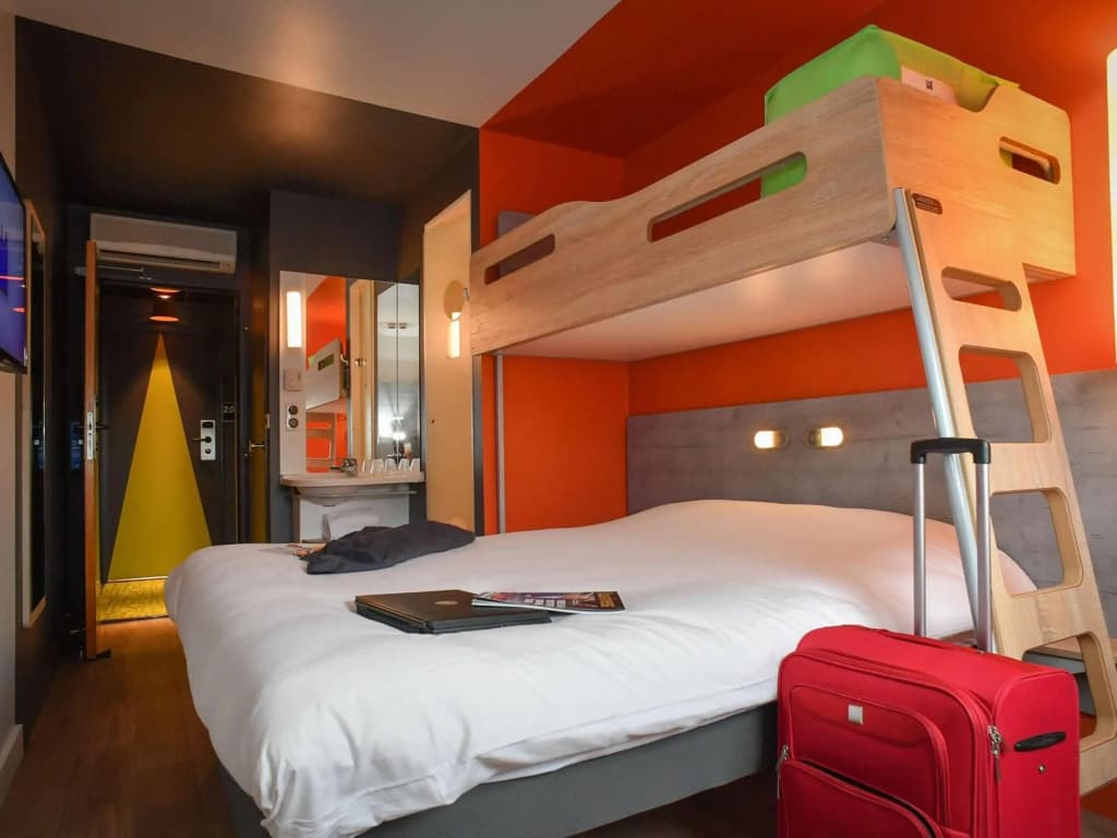 Ibis Budget Saint Lo - Photo 4