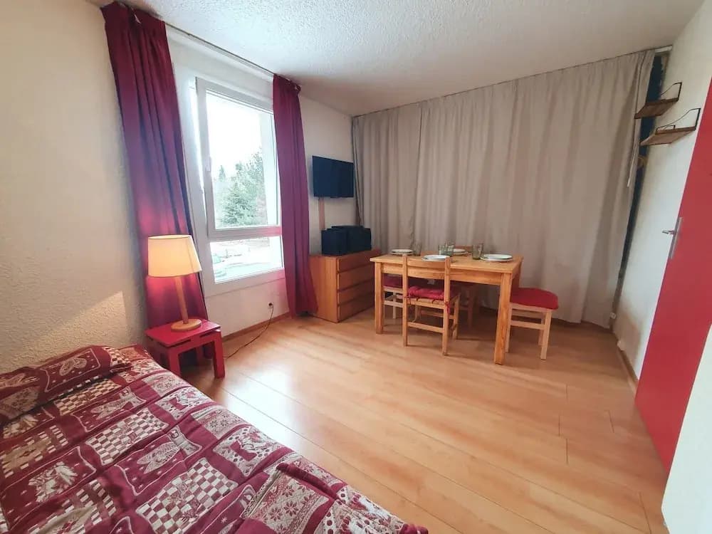 Cozy Alpine Escape Near Slopes - Photo 3