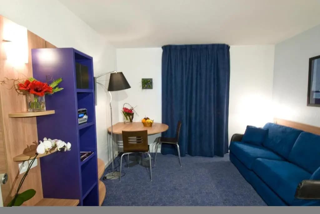 Canal Suites (Ex. Suite-Home) by Popinns - Photo 5