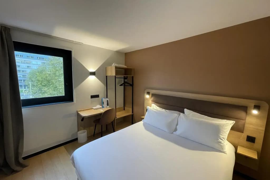 Brit Hotel Confort Rouen Centre - Miniature 6