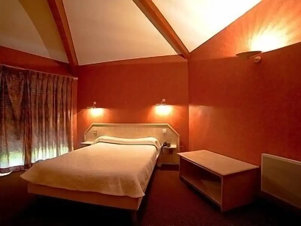 Hotel L'Enclos - Photo 2
