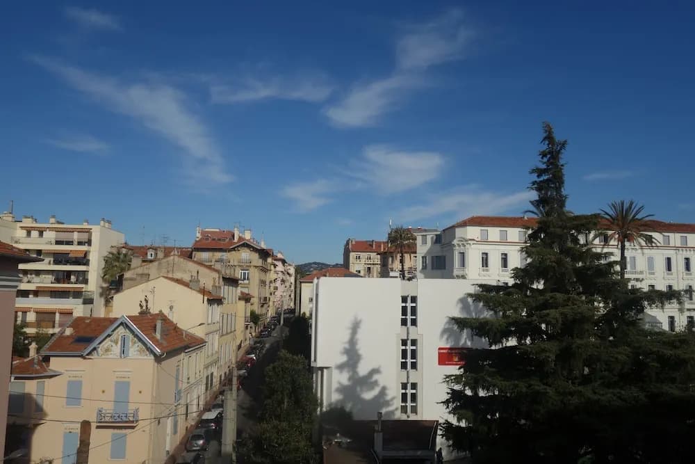 Welcome to Cannes - Bristol - Photo 1