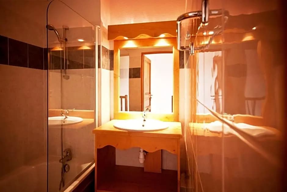 Skissim Select - Chalets Le Grand Panorama II 3* by Travelski - Miniature 6