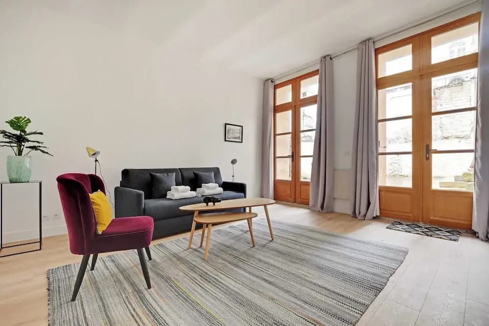 Authentic Apartment - 2br/4p - Monnaie - Photo 5