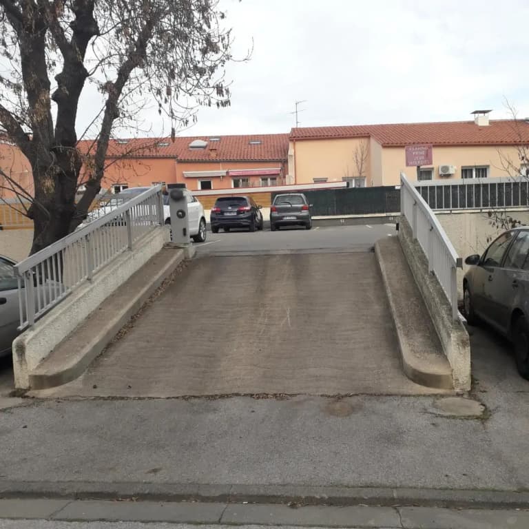 Charmant studio avec climatisation et parking - Miniature 8