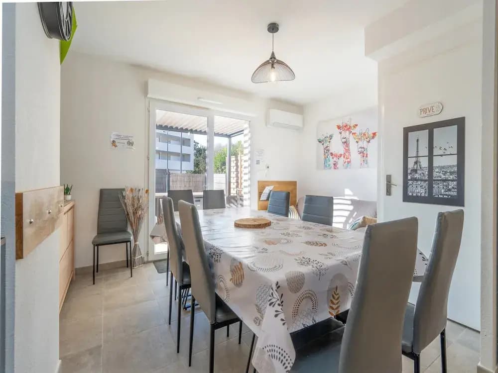 Serenity in Serignan Villa - Miniature 6
