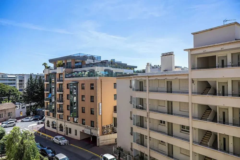 Haussmann Apartment - South-facing Balcony 2br/4p - Photo 1
