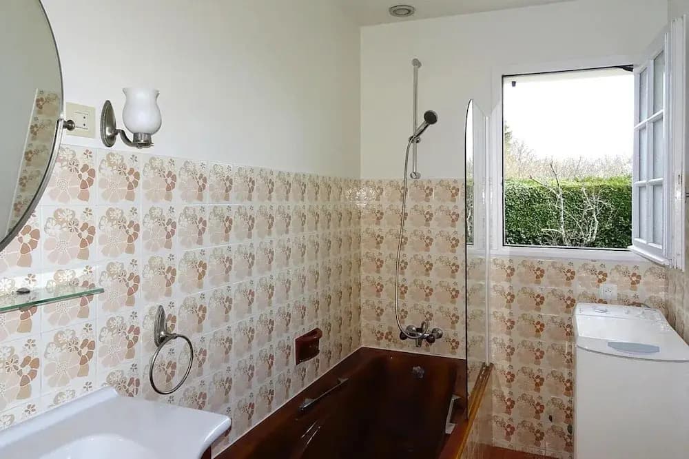 Beautiful Quiet Holiday Home, Close to the Beach - Miniature 8