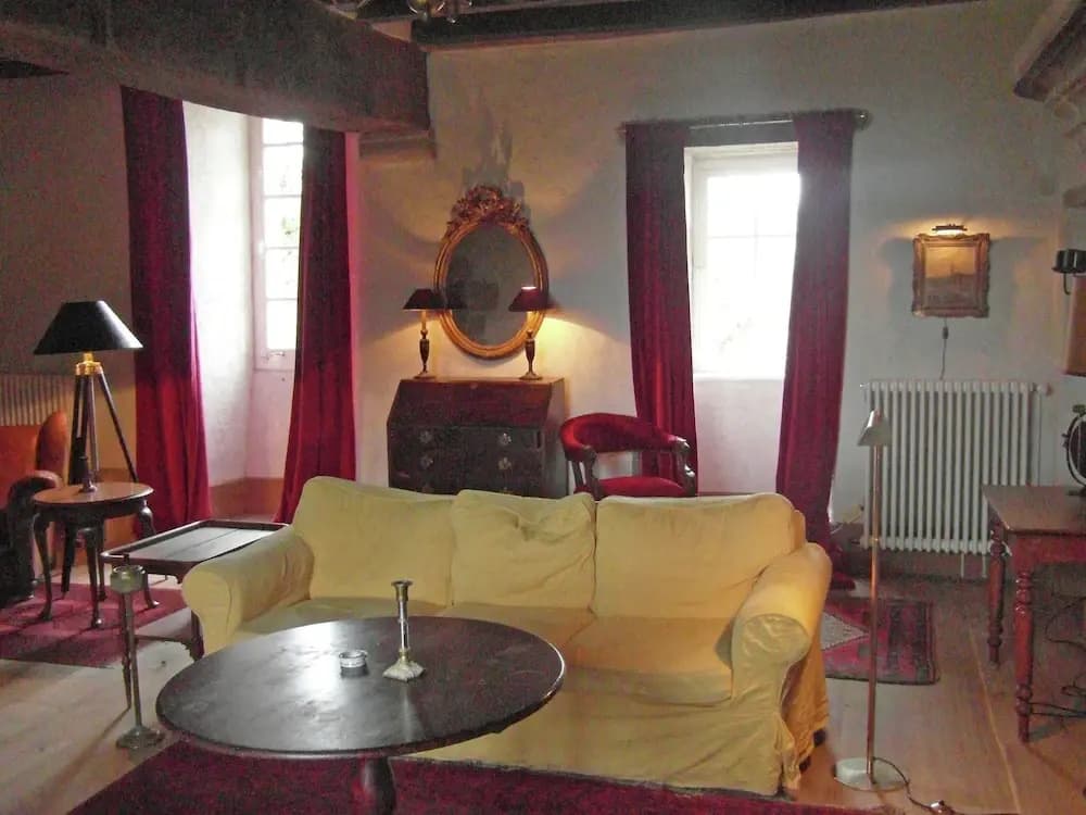 Castle in Le Veurdre Near Forest and River - Photo 5