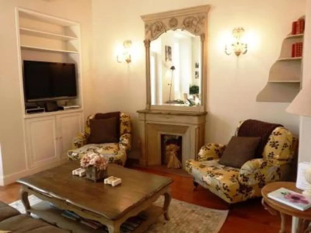 Beautifully decorated two bedroom apartment in the heart of Cannes five minutes walk from Palais 409 - Photo 3