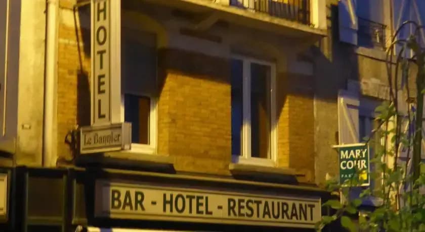 Le Bannier Hotel Restaurant - Photo 1