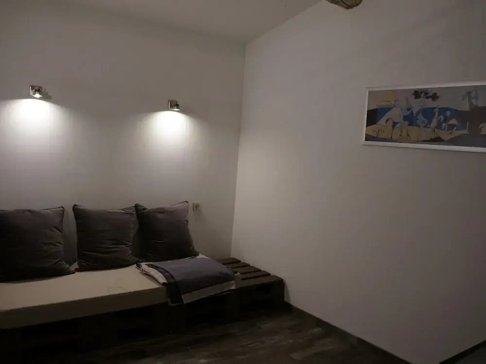 Lovely Holiday Home With Private Pool - Photo 3