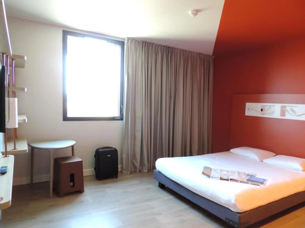 ibis budget Amiens Centre Gare - Photo 3