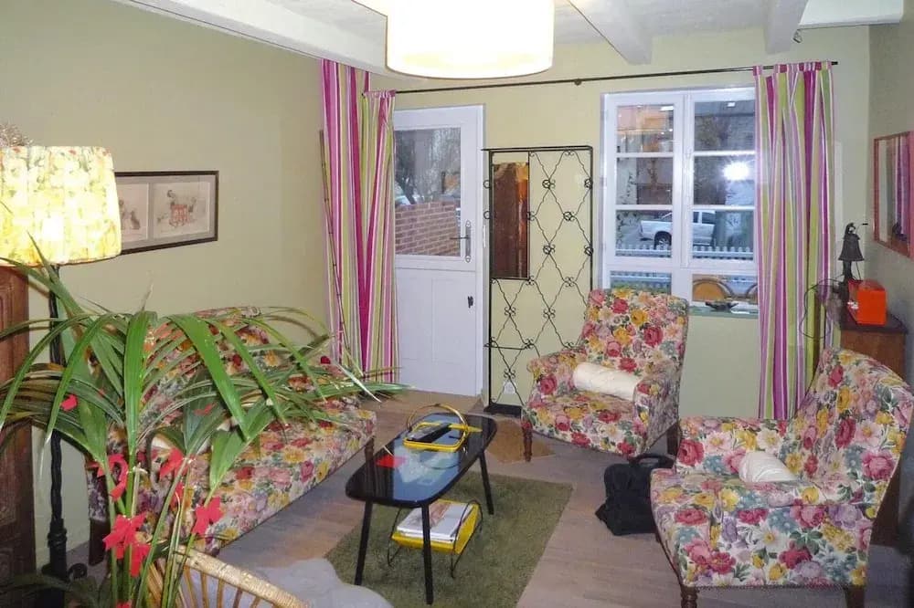 Charming House Near Alabaster Coast Beach - Photo 5