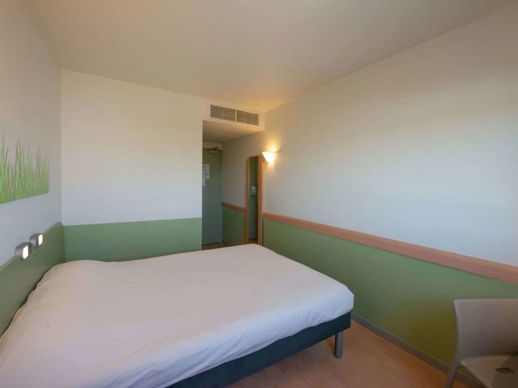 ibis budget Mâcon Sud - Photo 1