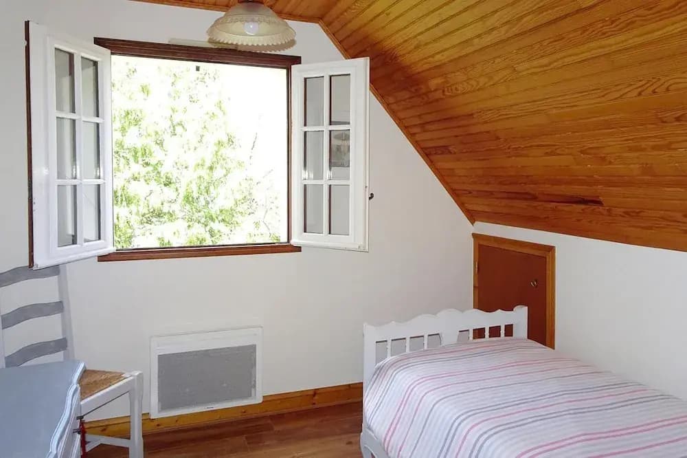 Beautiful Quiet Holiday Home, Close to the Beach - Miniature 6