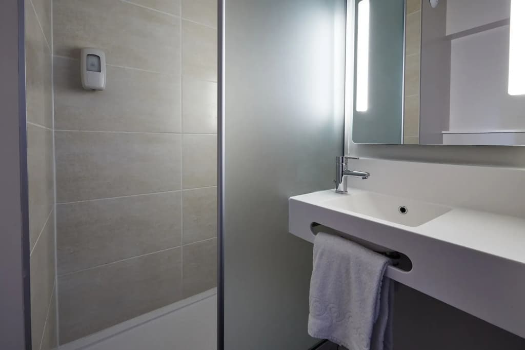 B&B HOTEL Cherbourg - Miniature 8