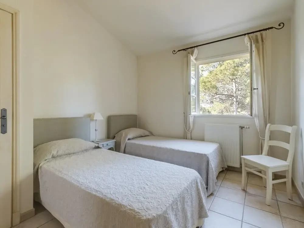 La Motte Resort Near Beach - Photo 4