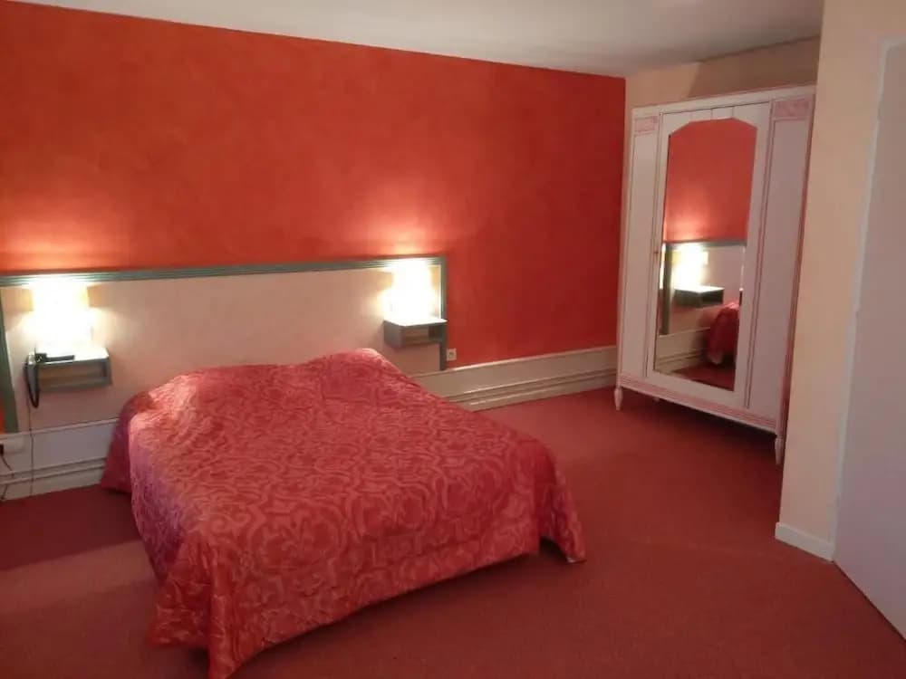 Hotel Le Commerce - Photo 4