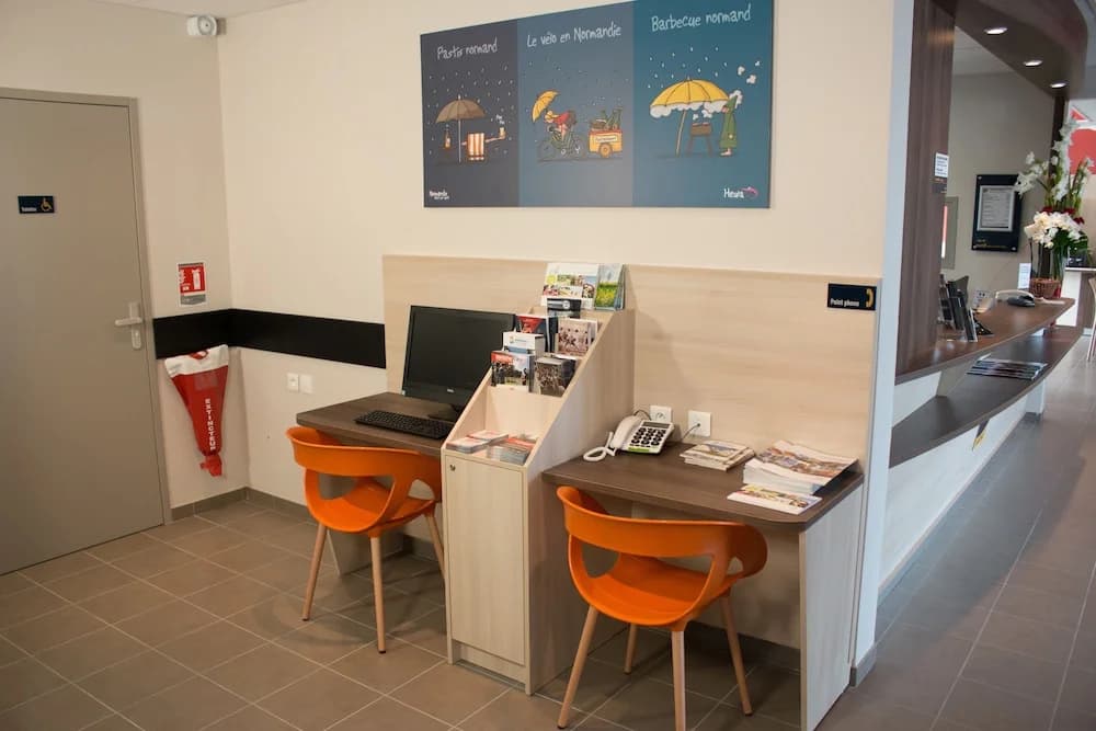 Hotel Goodwood - Photo 2