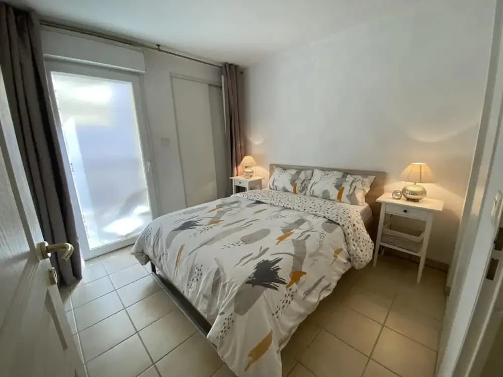 One Bedroom Apartment in the Center of Cannes a few Steps From the Beaches and the Conference Center - 2005 - Photo 1