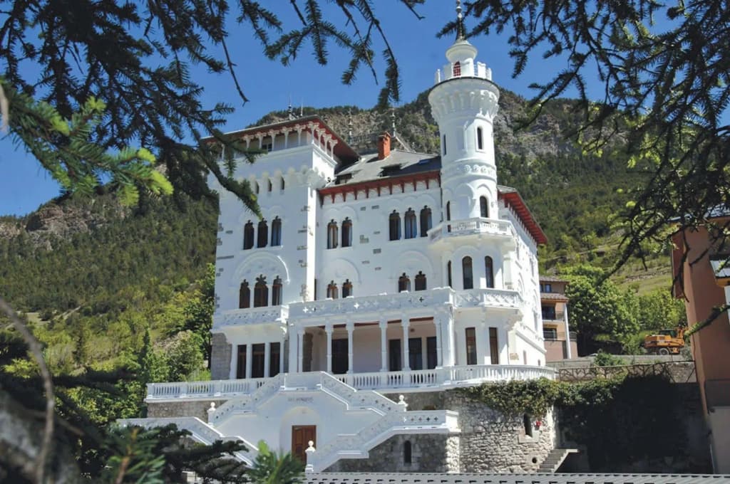 Le Château des Magnans - Photo 1
