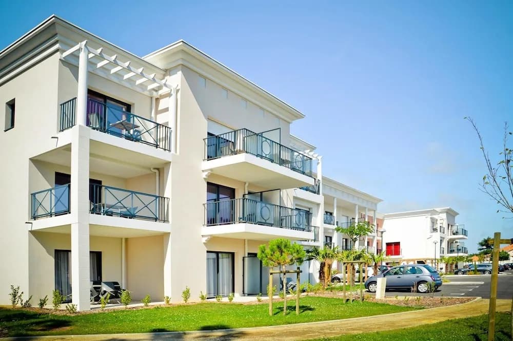 Romantic Seaside Stay in La Baule - Photo 1