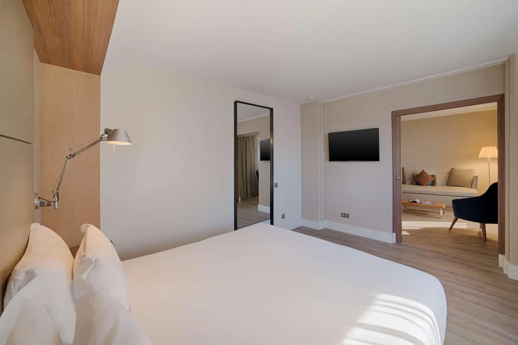 NH Nice - Photo 3
