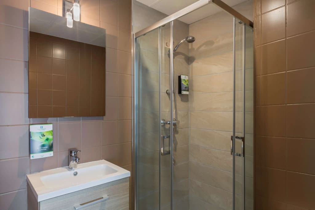 Sure Hotel by Best Western Argentan - Miniature 8