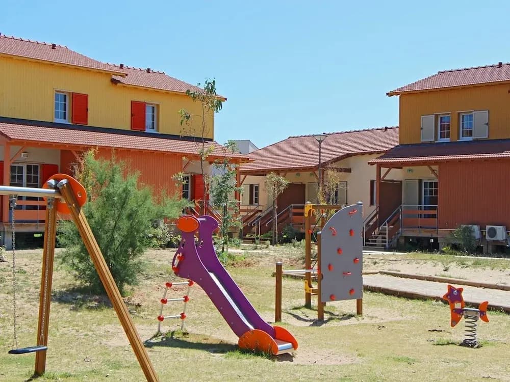Colourful Holiday Homes Near the Marseillan-plage Beach - Photo 1