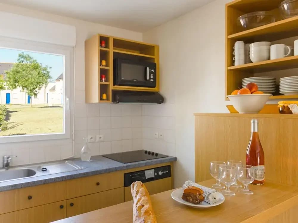 Holiday Home With Garden and Terrace - Photo 4