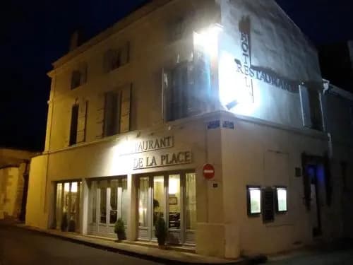 Hôtel Restaurant de la Place - Photo 1