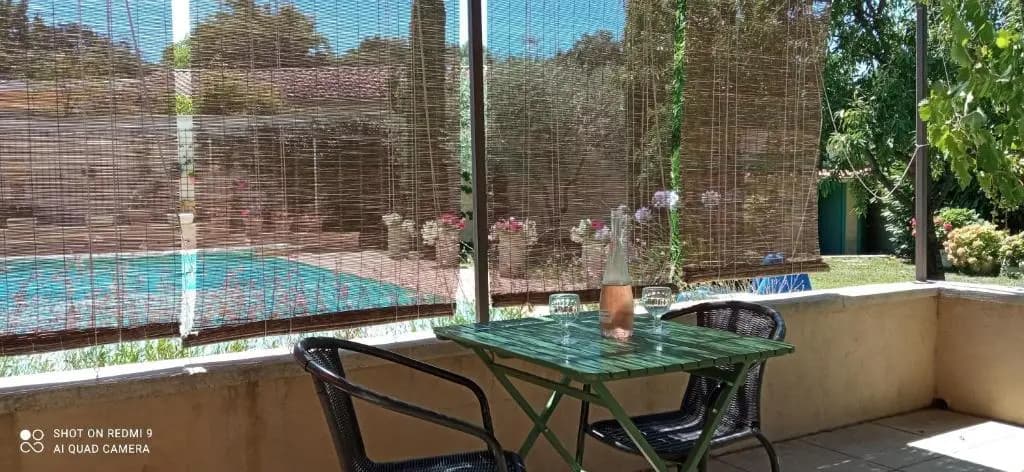 Sous les chênes, en Provence - Photo 1