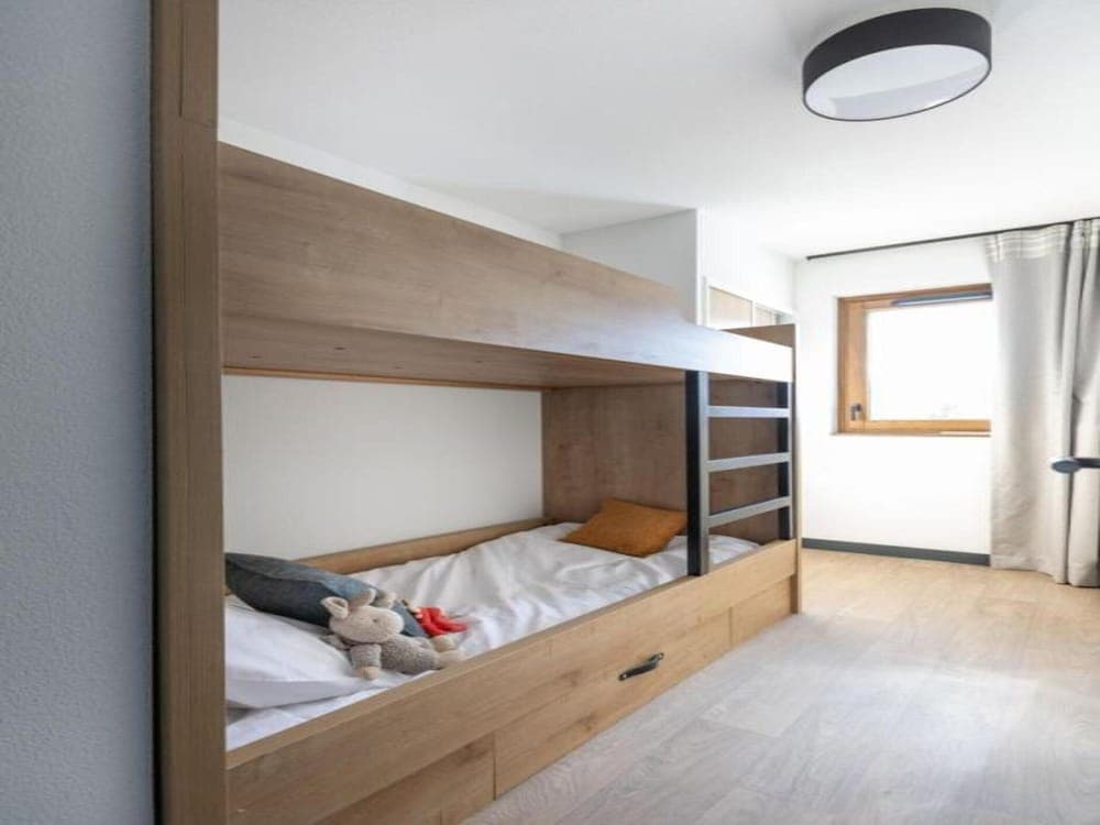 Premium 2-bedroom Lodge Near Slopes - Photo 3