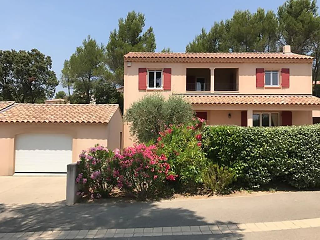 Beautiful Villa in Saumane-de-Vaucluse with Garden - Photo 1