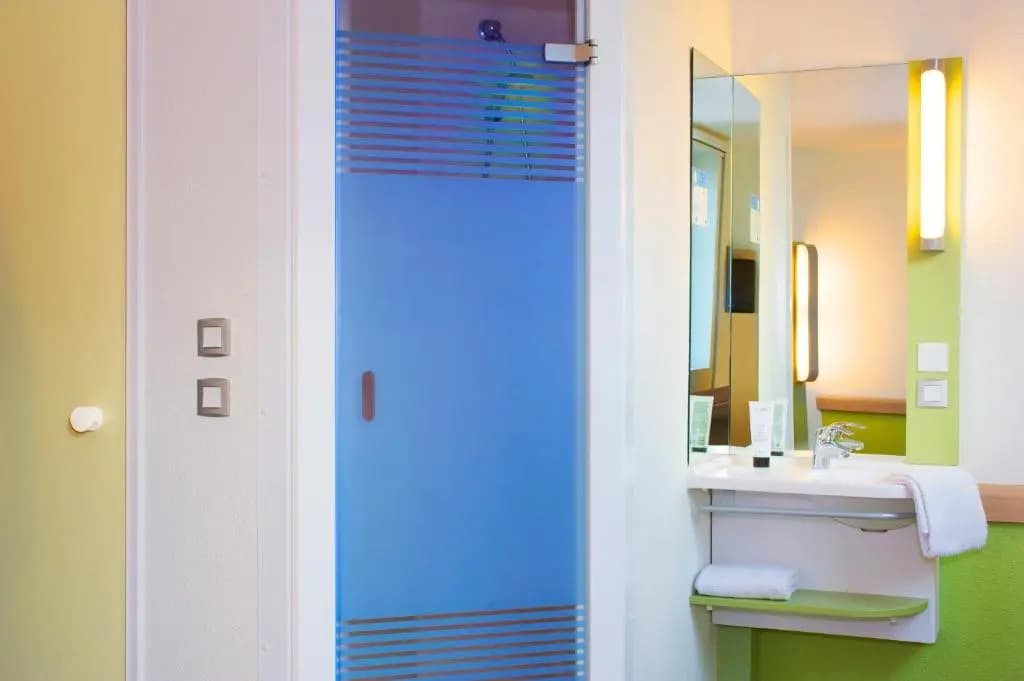 ibis budget Lyon Saint Genis Laval - Miniature 7