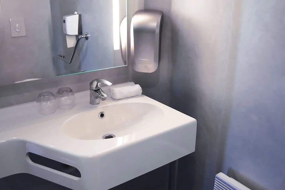 Brit Hotel Confort La Tour Blanche - Miniature 8