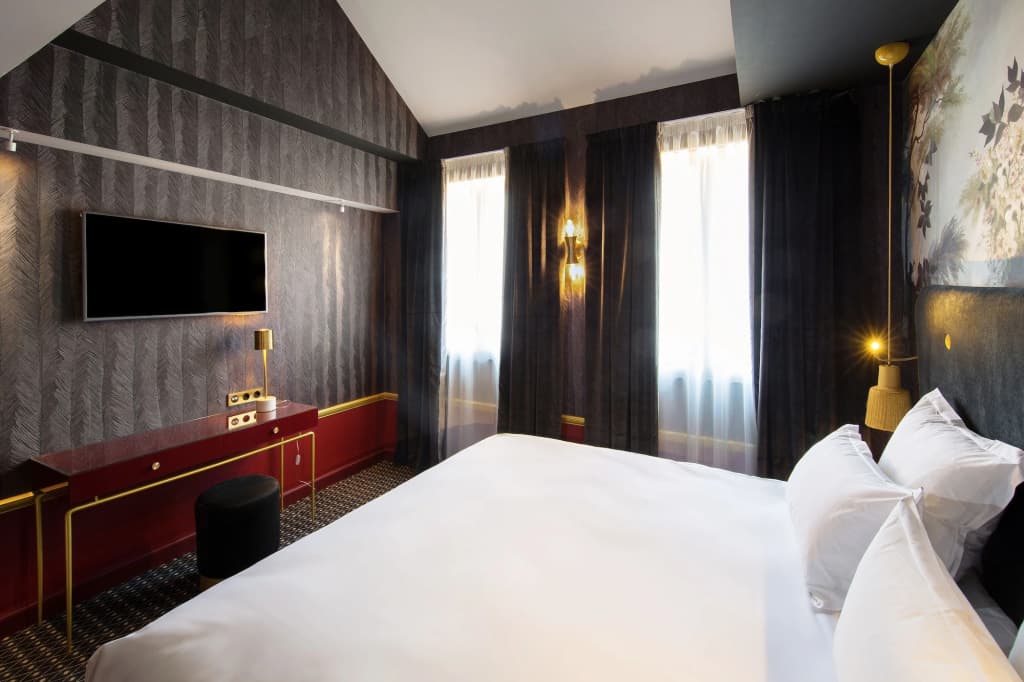 Snob Hotel - Miniature 6