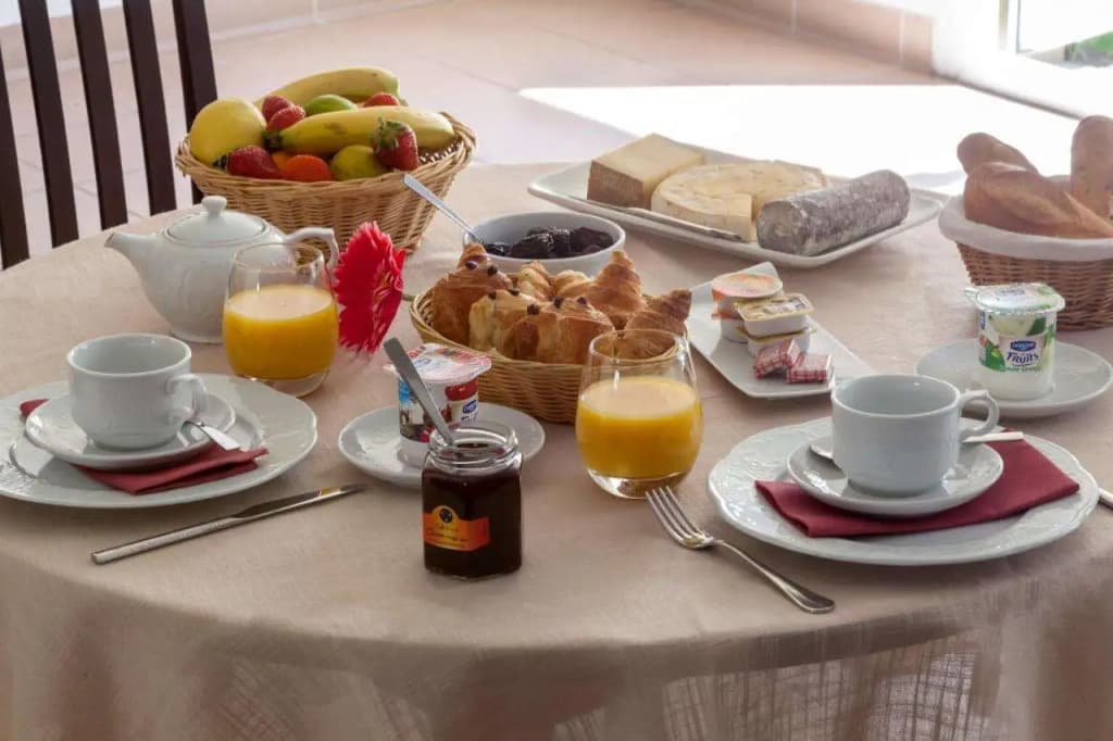 Brit Hotel Chinon le Lion d'Or - Photo 3