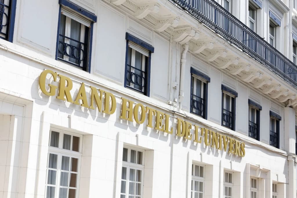 Grand Hôtel de l'Univers - Photo 1